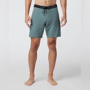 Vuori Infinity Boardshort Size 32